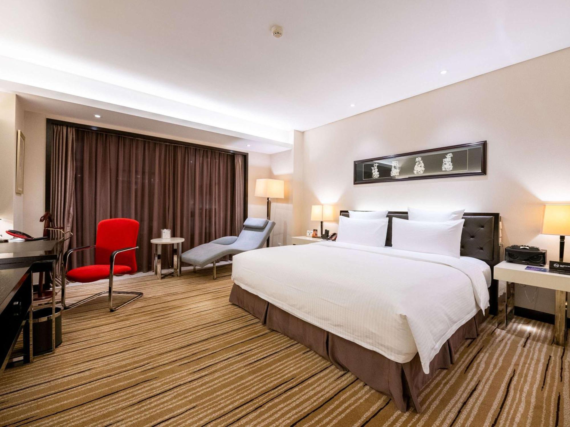 Pullman Guiyang Hotel Гуейян Екстериор снимка
