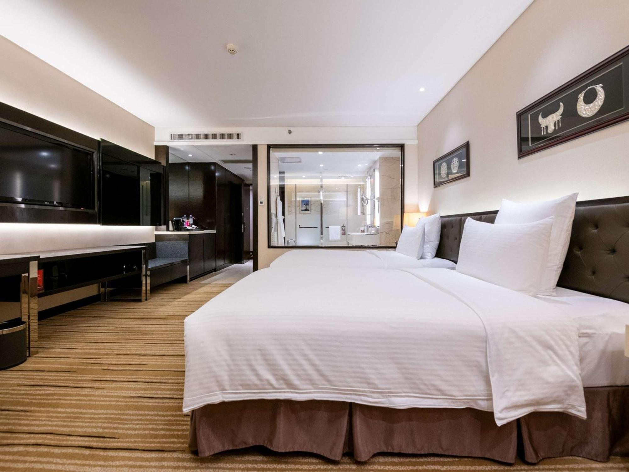 Pullman Guiyang Hotel Гуейян Екстериор снимка